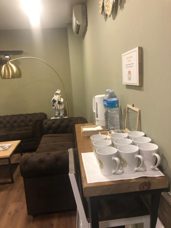 Hotel Radha L'Hospitalet de Llobregat Eksteriør bilde